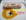Nougat glac� aux pralines rouges, sauce abricot