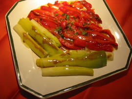 Antipasto de poivrons et poireaux