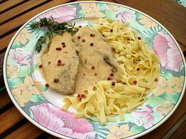 Escalopes de veau aux baies roses