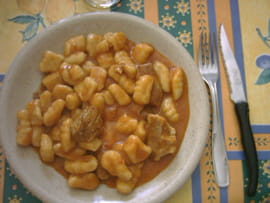 Gnocchis en sauce faits maison