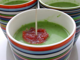 Velout� glac� de petits pois et sorbet � la tomate