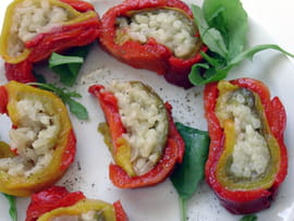 Petits rouleaux de poivrons au riz fondant