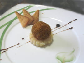 Truffe de foie gras, compote de poire et coing