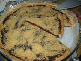 Tarte au chocolat, caramel croquant et amandes