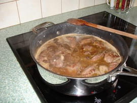 Joues de porc confites