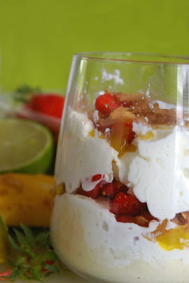 Verrine tropicale de fruits frais