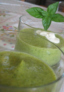 Velout� de courgettes au basilic et � la cr�me