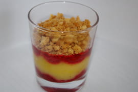 Crumble � l ananas et aux framboises