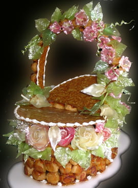 Croquembouche en panier fleuri