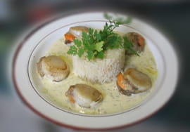 Saint-Jacques po�l�es aux herbes du jardin