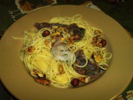 Spaghettis aux fruits secs et � l huile de noix