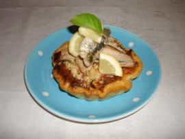 Tarte aux sardines, tapenade et poireaux