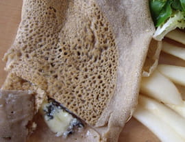 Galette de bl� noir Fourme d Ambert, miel et thym