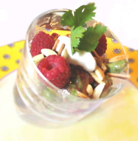 Verrine d avocat aux framboises et fruits secs