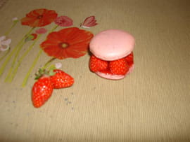 Macaron � la fraise au sirop de coquelicot