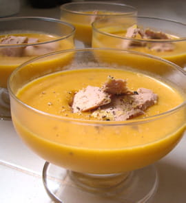 Cr�me de courge aux quatre-�pices et au foie gras