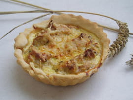 Tartelette au thon, brousse et moutarde