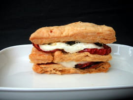Mille-feuille de tomates et ch�vre au parfum de basilic