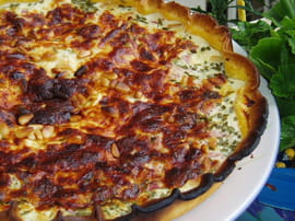 Tarte au jambon, pignons de pin et ciboulette