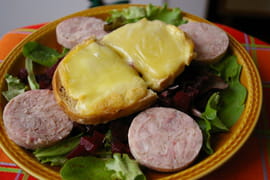 Salade Ch ti (tartines au maroilles et andouille)