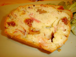 Cake au jambon fum�, figues et Saint-Marcellin