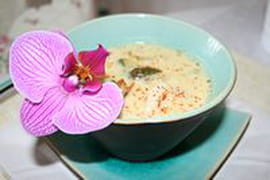 Soupe tha� au poulet et � la citronnelle