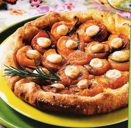 Tarte aux abricots et au romarin