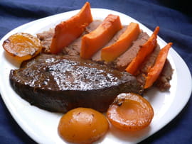 Foie de boeuf aux abricots, marrons et potiron