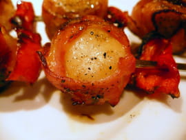 Brochettes de Saint-Jacques au lard fum�