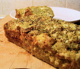 Cake au pesto, ch�vre et oignons