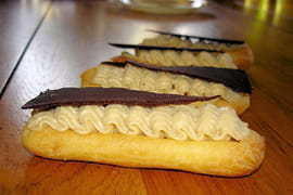 Eclairs � la f�ve tonka