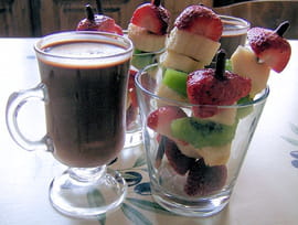 Mikado de fruits frais, cr�me chocolat