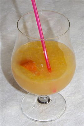 Golden rhum punch