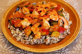 Po�l�e aux l�gumes fondants, quinoa et crevettes