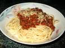 Spaghettis bolognaise au vin rouge