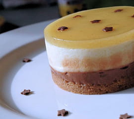 Bavarois poire sur fondant au chocolat et craquant aux speculoos