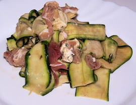 Tagliatelles de courgettes, fromage et jambon sec