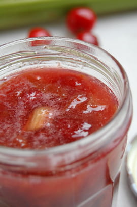 Confiture de rhubarbe et cerises � la vanille