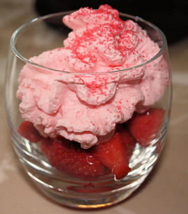 Verrine de fraises, chantilly au marshmallow