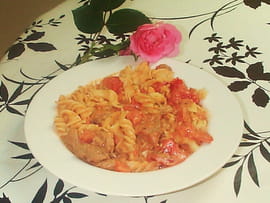 Tagliatelles et viande � la tomate mozarella