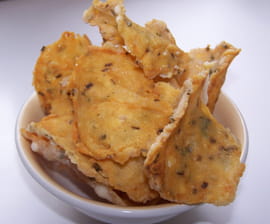 Tuiles de parmesan � la ciboulette