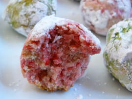 Amaretti � la cerise et � la pistache