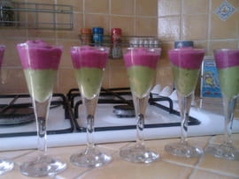 Lit de betterave sur cr�me d avocat