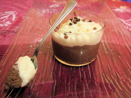 Duo de mousses choco-poire en verrine