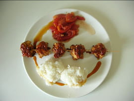 Brochettes de poulet sauce soja-caramel