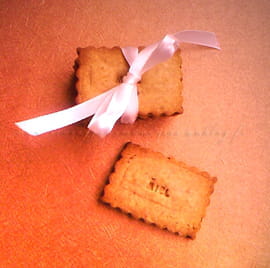 Sabl�s au bl� complet, miel, amandes et noisettes
