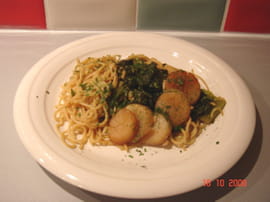 Po�l�e de Saint-Jacques au chou chinois