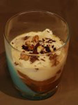 Poires poch�es et caramel au gingembre