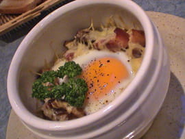 �ufs cocotte aux lardons et champignons