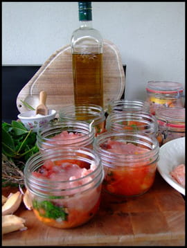 Conserves de thon aux tomates